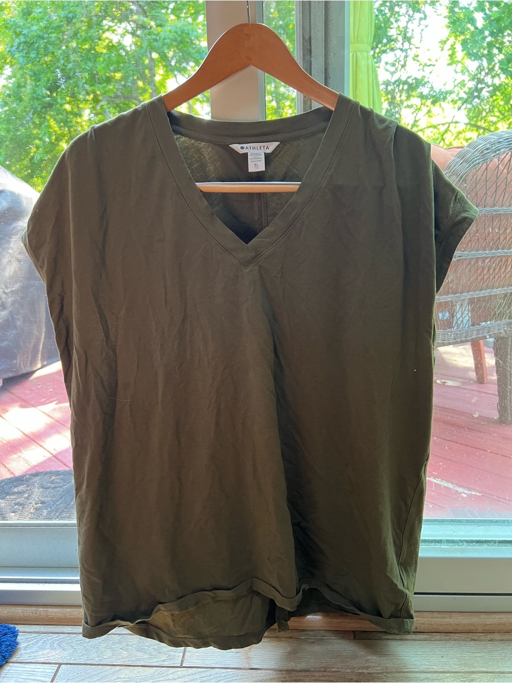 Set of Athleta Women's V-Neck Relaxed Tee Olive and White